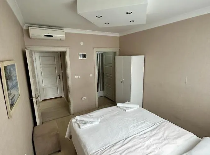 Hypatia Hotel apartamentowy 3*