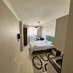 Hypatia Apart-hotel