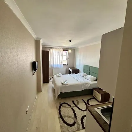 Hypatia Apartmanhotel