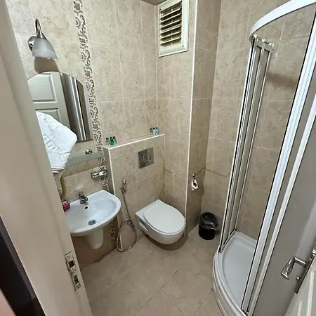 Hypatia Apartmanhotel