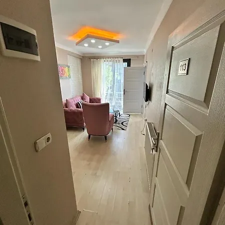 Hypatia Aparthotel 3*