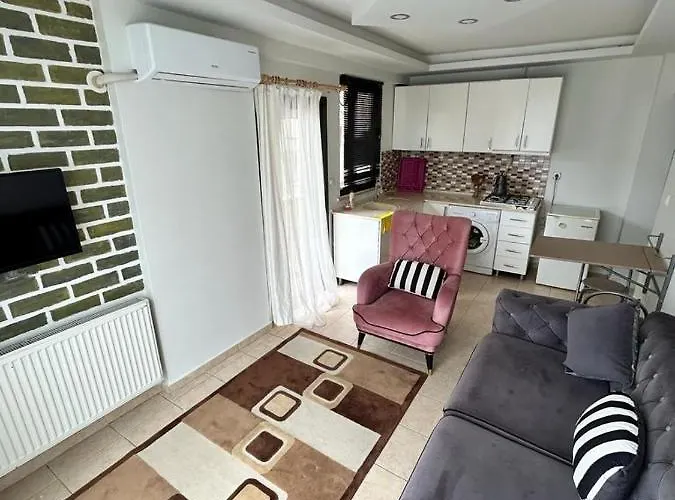 Hypatia Aparthotel 3*